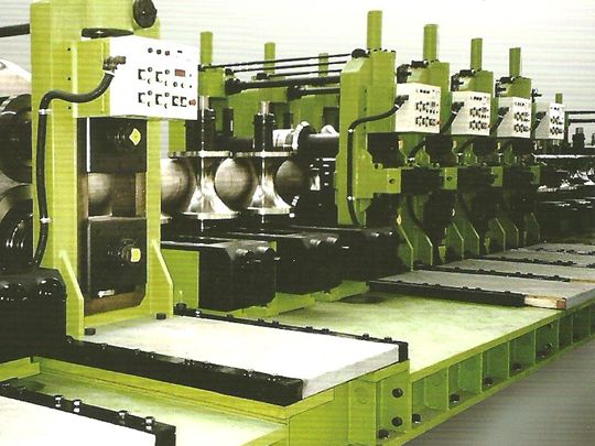 鋼捲製管機